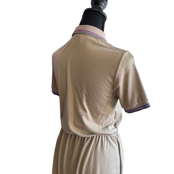 Vintage Sears Dragon decal dress. Tan size 10 - Picture 10 of 11